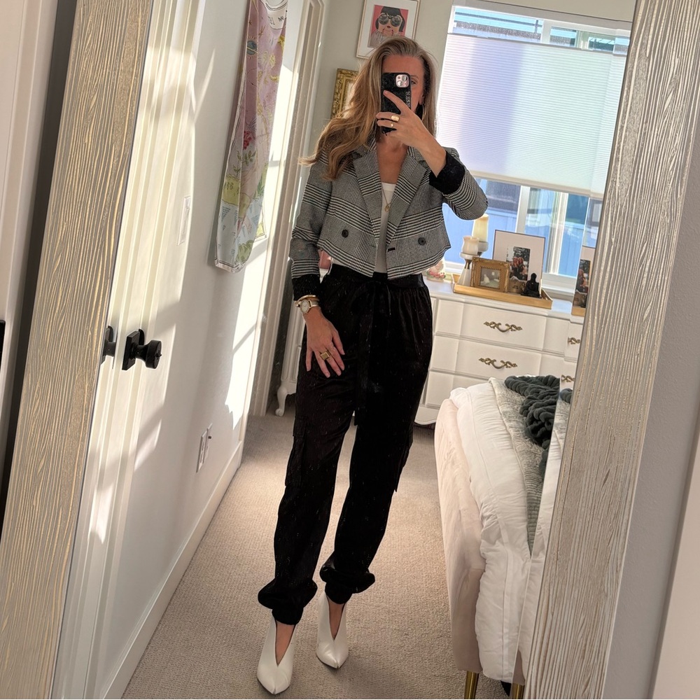 Forever 21 Black and White Cropped Blazer